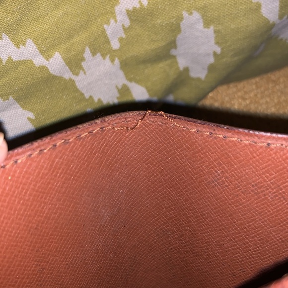 Louis Vuitton Authentic Wallet - Picture 13 of 13